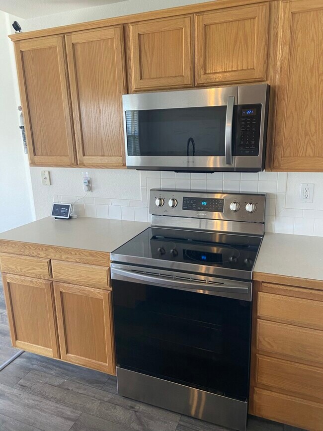 Building Photo - 1745 Challis Dr