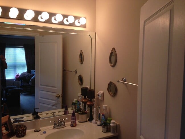 Building Photo - 3BR/ 2.5BA in Karns