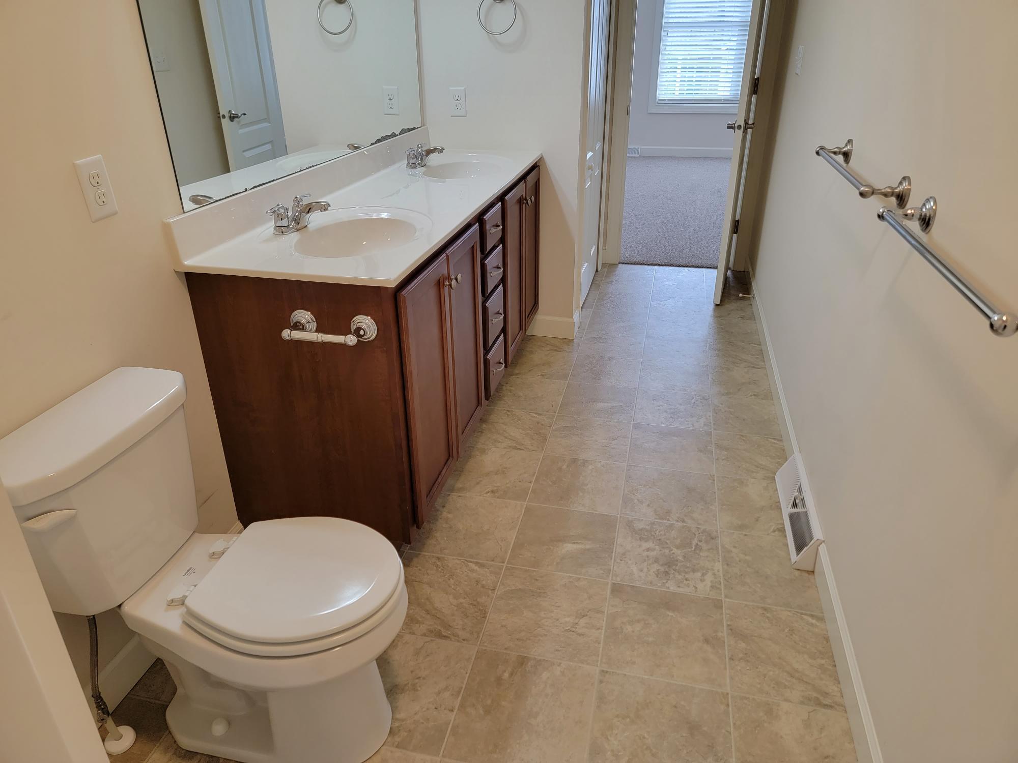 Building Photo - 5231 Summerfield Dr
