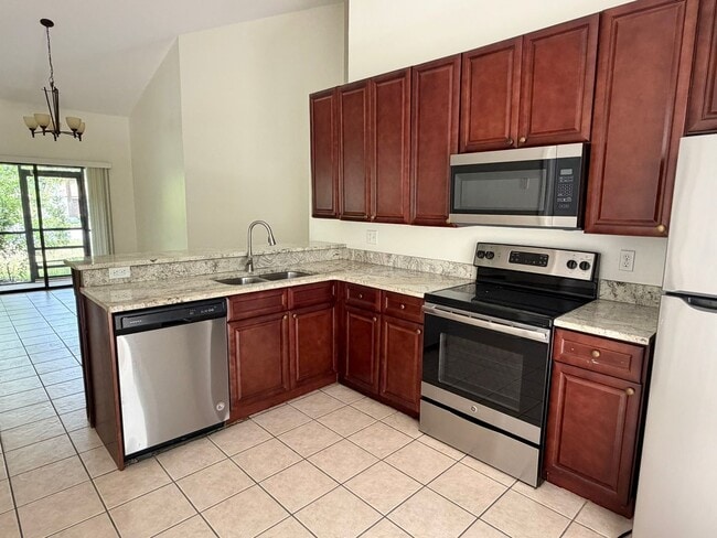 Building Photo - 7386 Spring Villas Cir