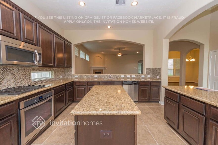 Building Photo - 30810 Academy Trace Dr