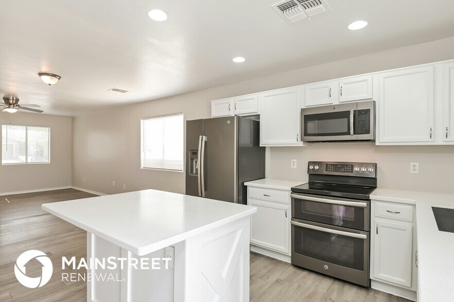 Building Photo - 6244 S High Hope Ln