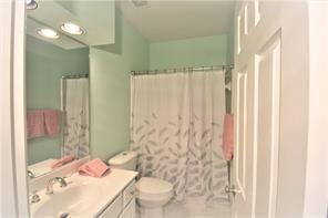 Building Photo - 740 Henley Ct