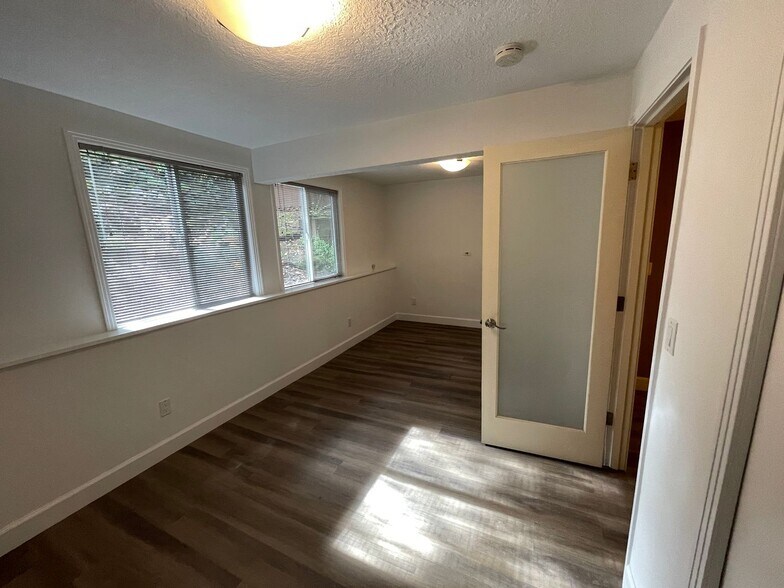 Building Photo - 4128 SW Vesta St