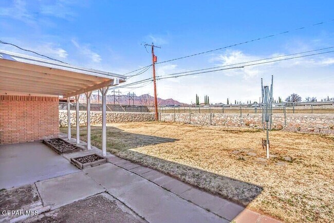 Building Photo - 4909 Winthrop Dr