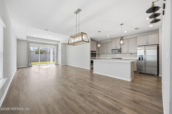 Building Photo - 321 Beale Ave