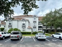Building Photo - 13941 Fairway Island Dr