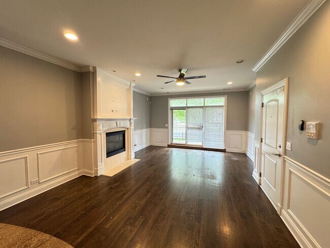 Building Photo - 5406 S Indiana Ave