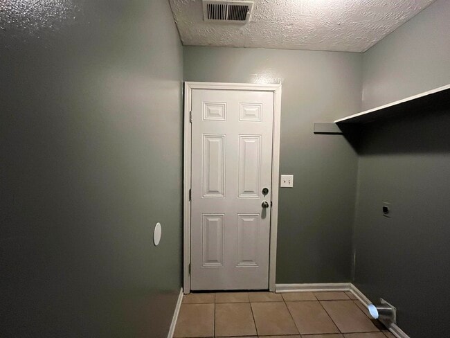 Building Photo - 514 Johnson St