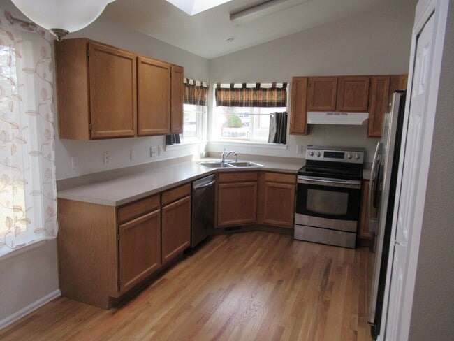 Building Photo - 3190 Leoti Dr