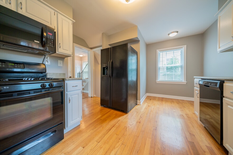 Building Photo - 1200 Brentwood Rd