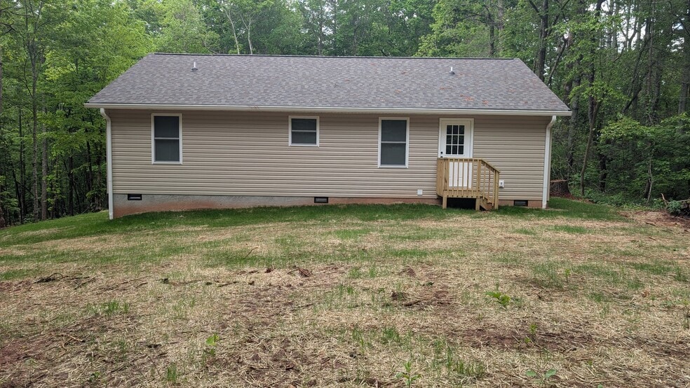 Building Photo - 5 Woodland Hills Dr