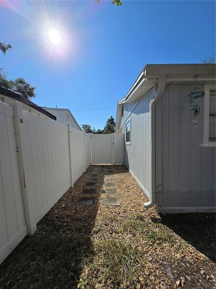 Building Photo - 6343 5th Ave S