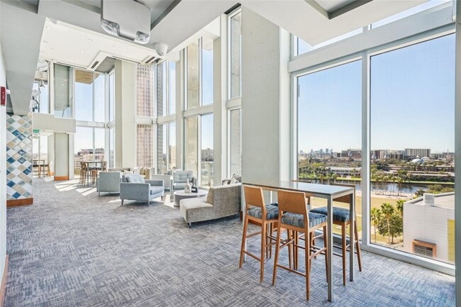 Building Photo - 777 N Ashley Dr