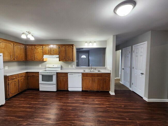 Building Photo - $1400 3 bed 2 bath Oak Grove Home