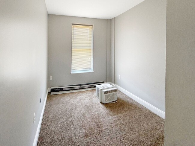 Building Photo - Three-Bedroom Home In Baltimore
