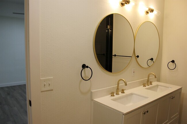 Building Photo - 5310 Randon Rd