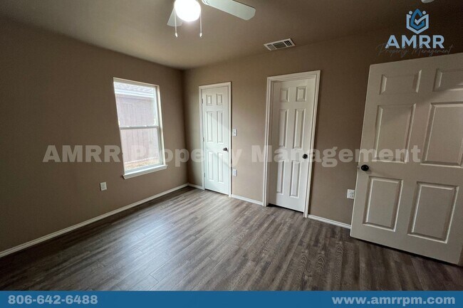 Building Photo - 314 E Ursuline St