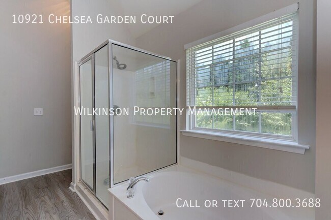 Building Photo - 10921 Chelsea Garden Ct