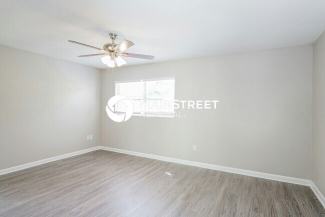 Building Photo - 3 Bedroom Pet-Friendly Home in LAKELAND, F...