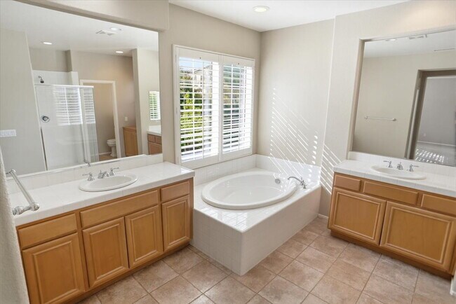 Building Photo - Spacious Alta Vista Valencia Home with Loft, Private Yard, and Community Amenities