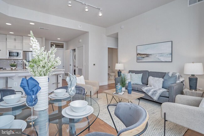 Building Photo - 2000 Clarendon Blvd