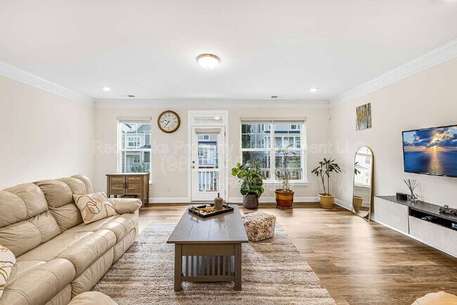 Building Photo - 10252 Glenmere Crk Cir