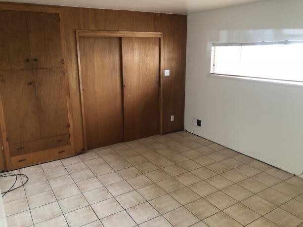 Building Photo - 537 Trouville Ave