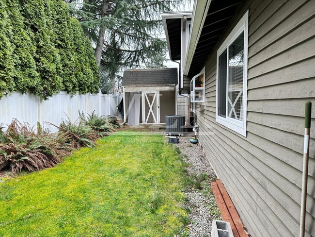 Building Photo - 10447 SE 222nd St