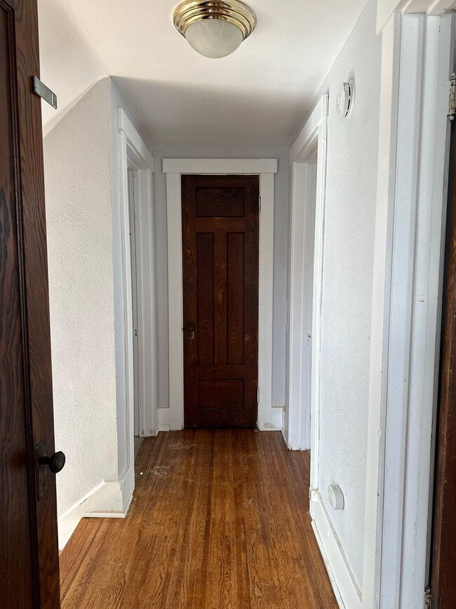 Building Photo - YOU WILL LOVE THIS HOME . CALL NOW FOR APPOINTMENT !!!