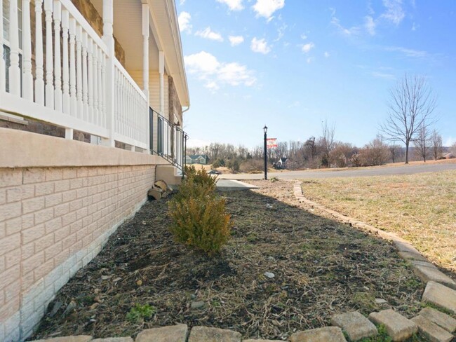 Building Photo - 357 Chimney Cir