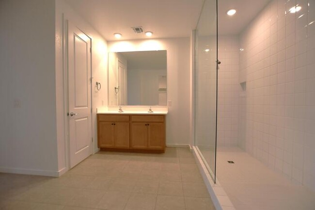 Building Photo - 4021 E Caitlin Dr