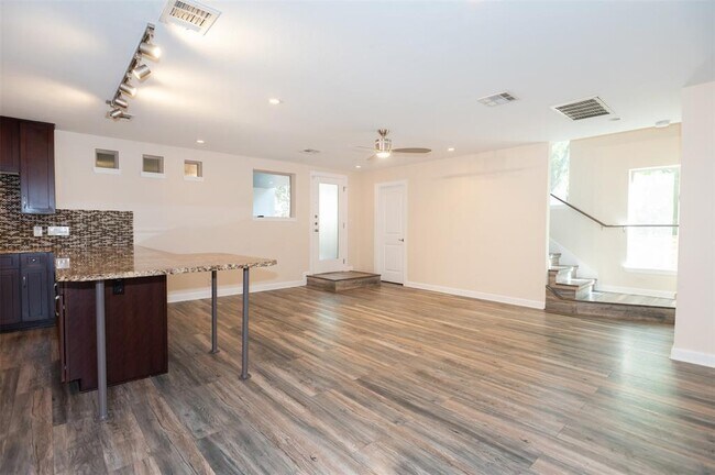 Building Photo - 1514 Betty Jo Dr