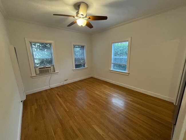 Building Photo - 1960 Argyle Ave