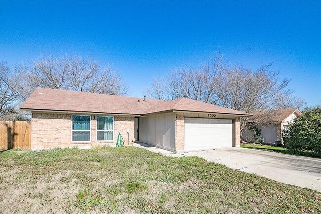 Building Photo - 1505 Quail Valley Dr