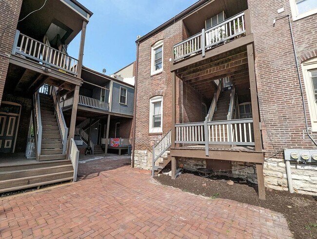 Building Photo - 2220 S 9th St