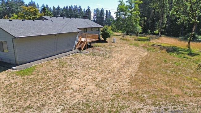 Building Photo - 13235 NW Pumpkin Ridge Rd