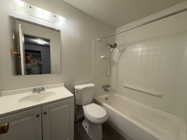 Building Photo - 7743 Pacific Ave SE