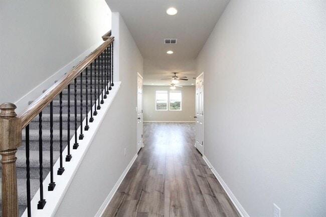Building Photo - 6425 Pine Leaf Trail