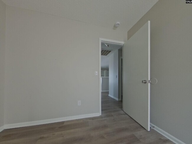 Building Photo - 3 Glen Knoll Ct