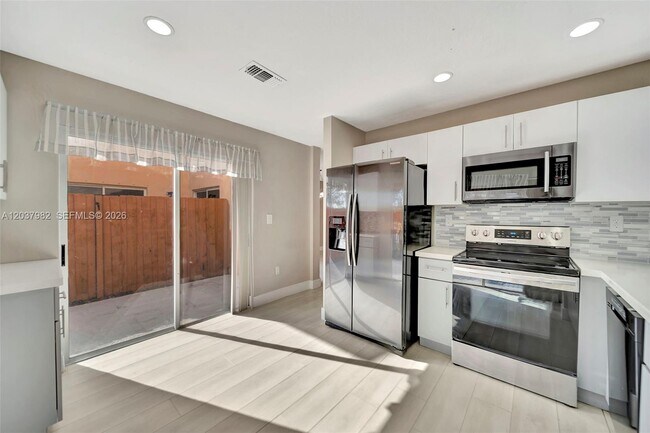 Building Photo - 3773 SW 153rd Ct