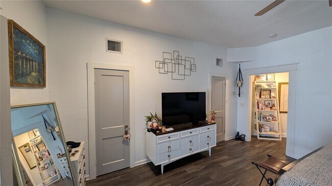 Building Photo - 1020 S Rome Ave