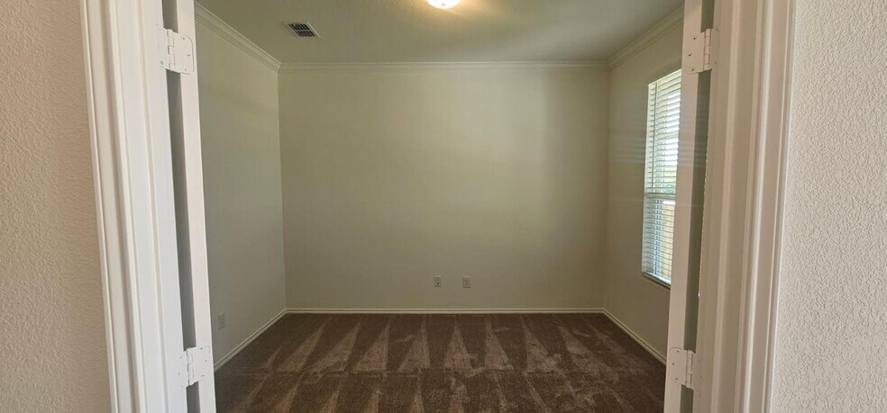 Building Photo - 2523 Carlow Ln