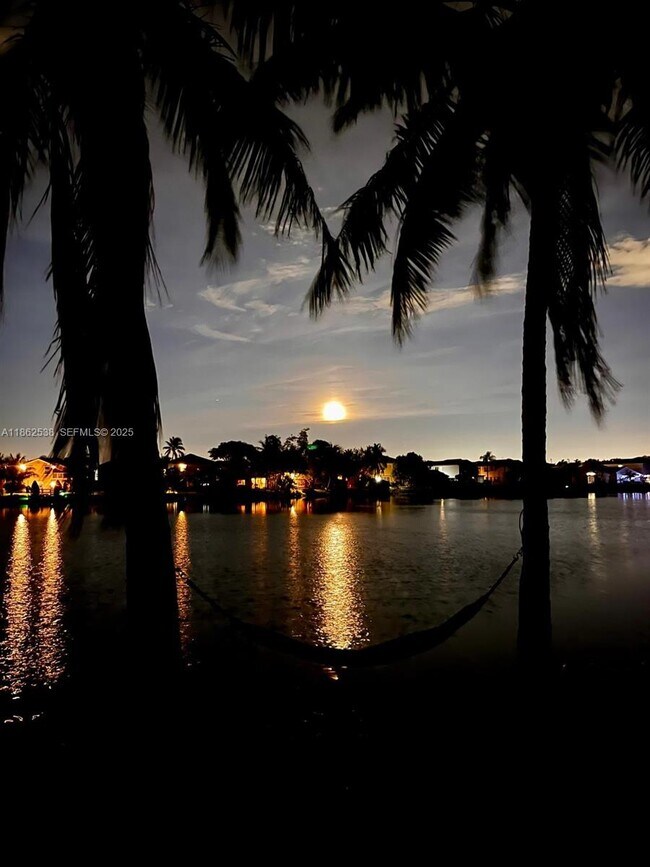 Building Photo - 1841 SW 176th Ave