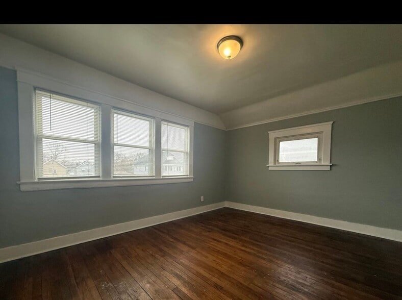 Building Photo - 3058 W 116th St
