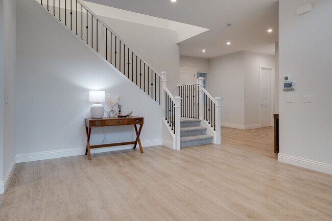 Building Photo - Luxury 4 Bedroom Home in Gated El Dorado Hills Community!