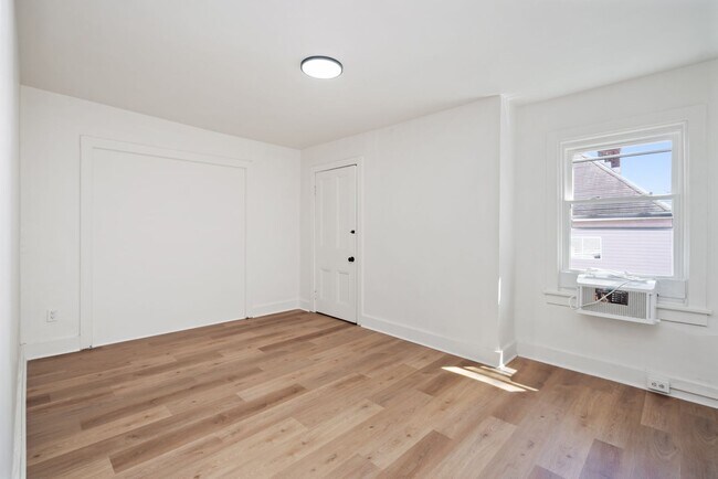 Building Photo - 348-350 Wyoming Street