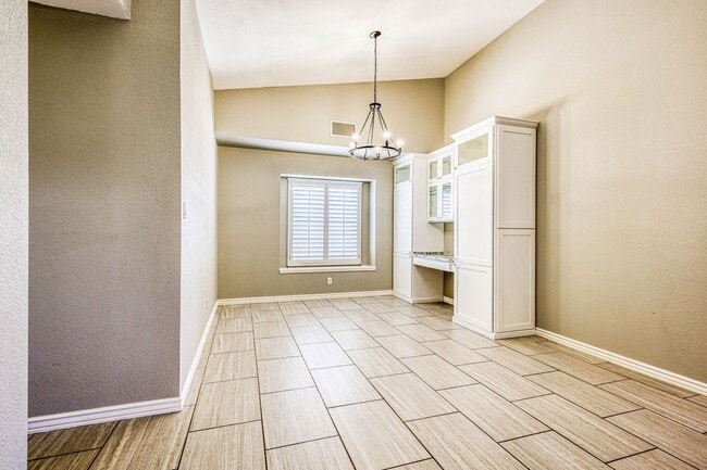 Building Photo - 5948 Anapaula Dr