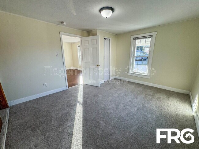 Building Photo - 914 Seaboard St