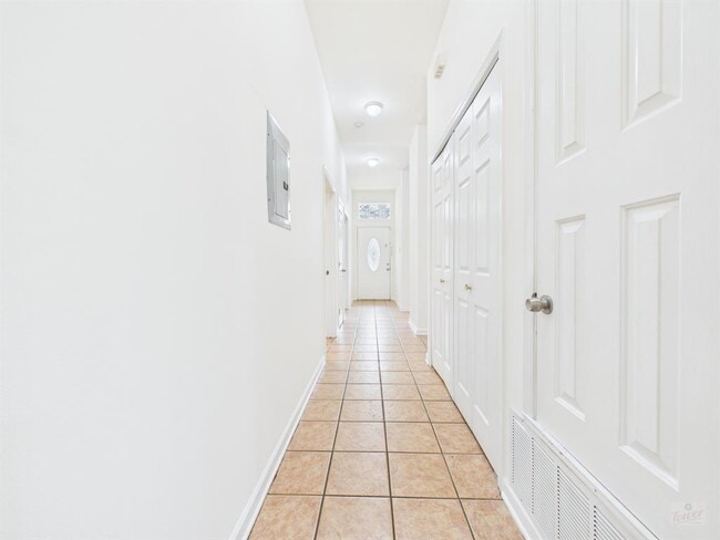Building Photo - 109 W 38th St